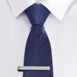 tie clip, silver color